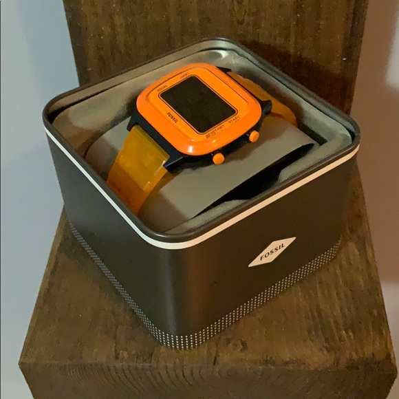 Fossil Watch - Picture 2 of 3